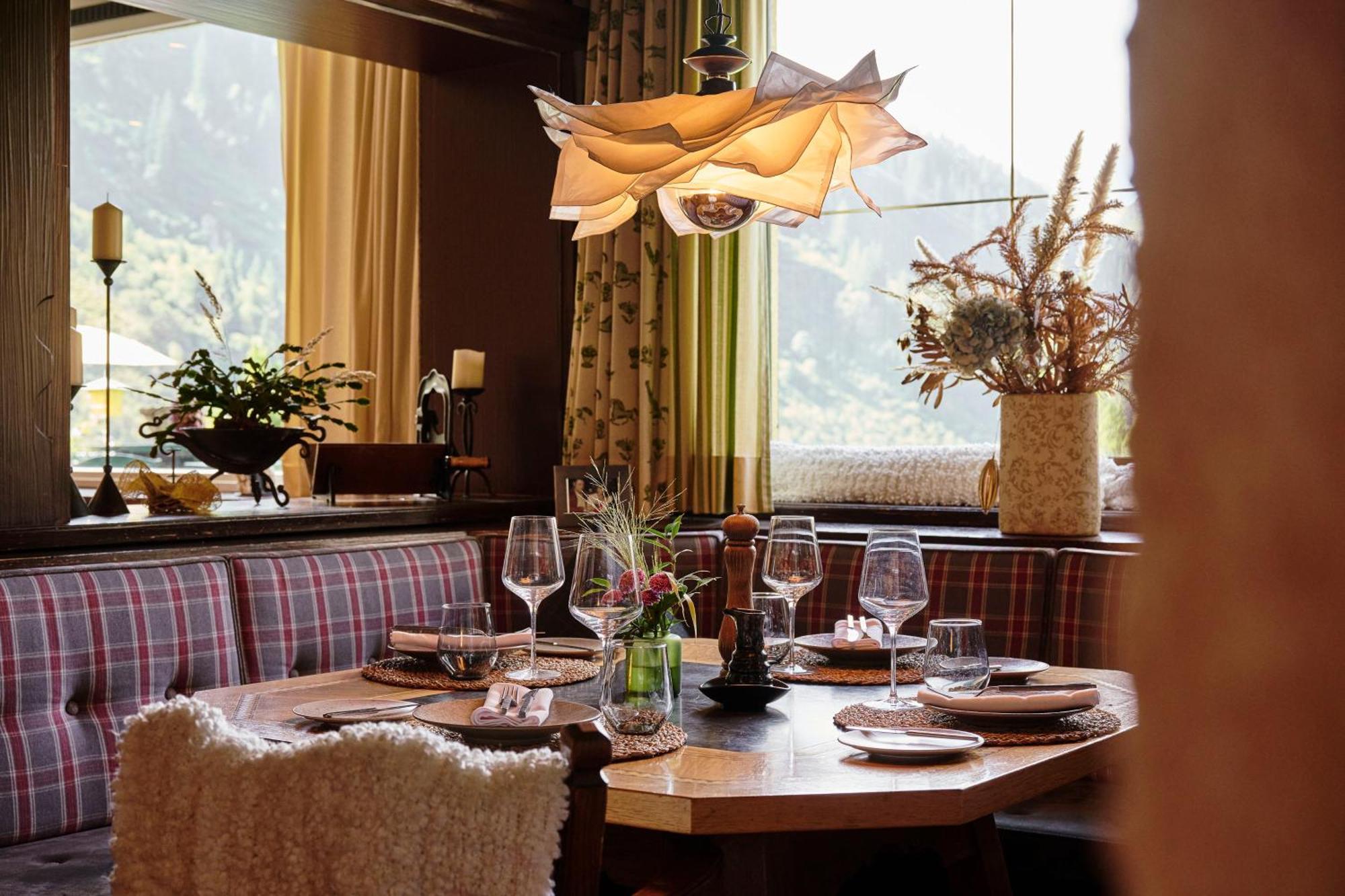 Arlberg Stuben - Das Kleine, Feine Hotel Штубен-ам-Арльберг Экстерьер фото