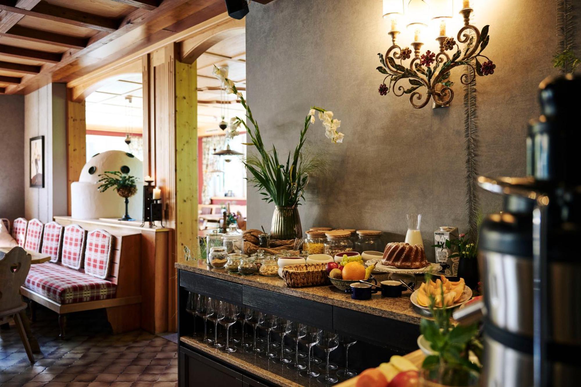 Arlberg Stuben - Das Kleine, Feine Hotel Штубен-ам-Арльберг Экстерьер фото